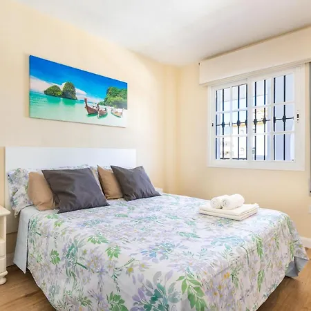 2 Linea Playa Carihuela * 托雷莫利诺斯